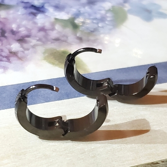 NEW Huggie Earrings - Picture 7 of 9